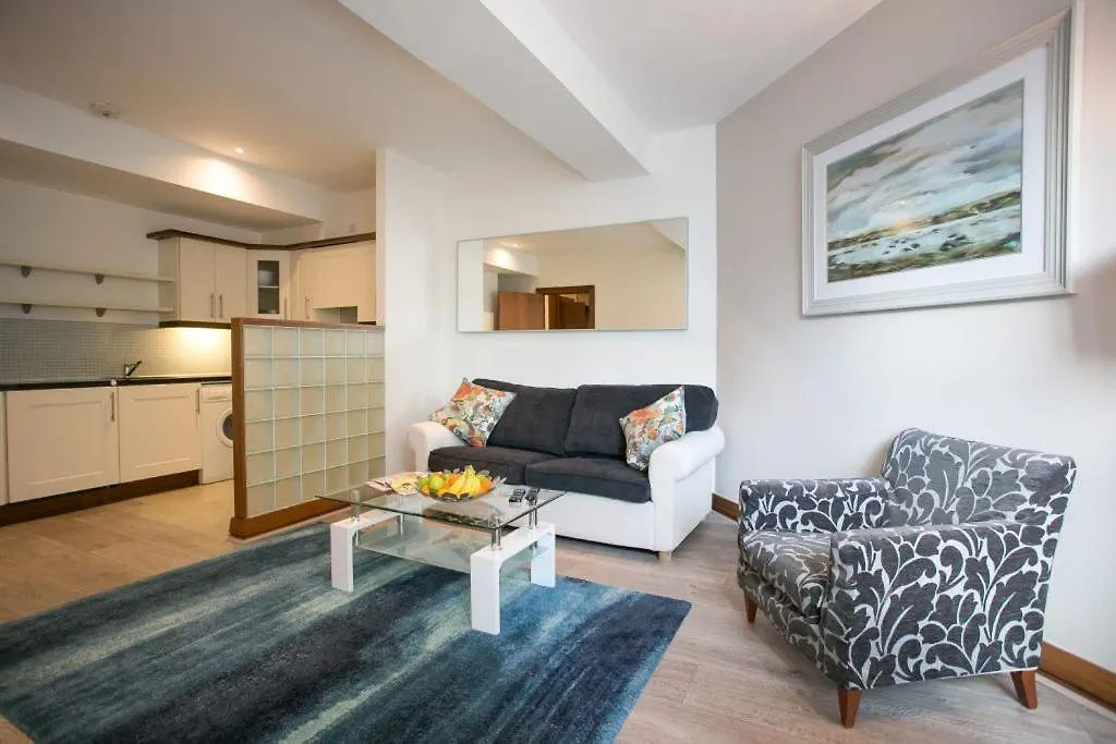 Parnell Boulevard Apartments Dublin 0*,