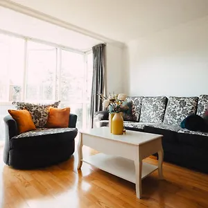 Appartement Goldenglow 15 Min Airport, Dublin