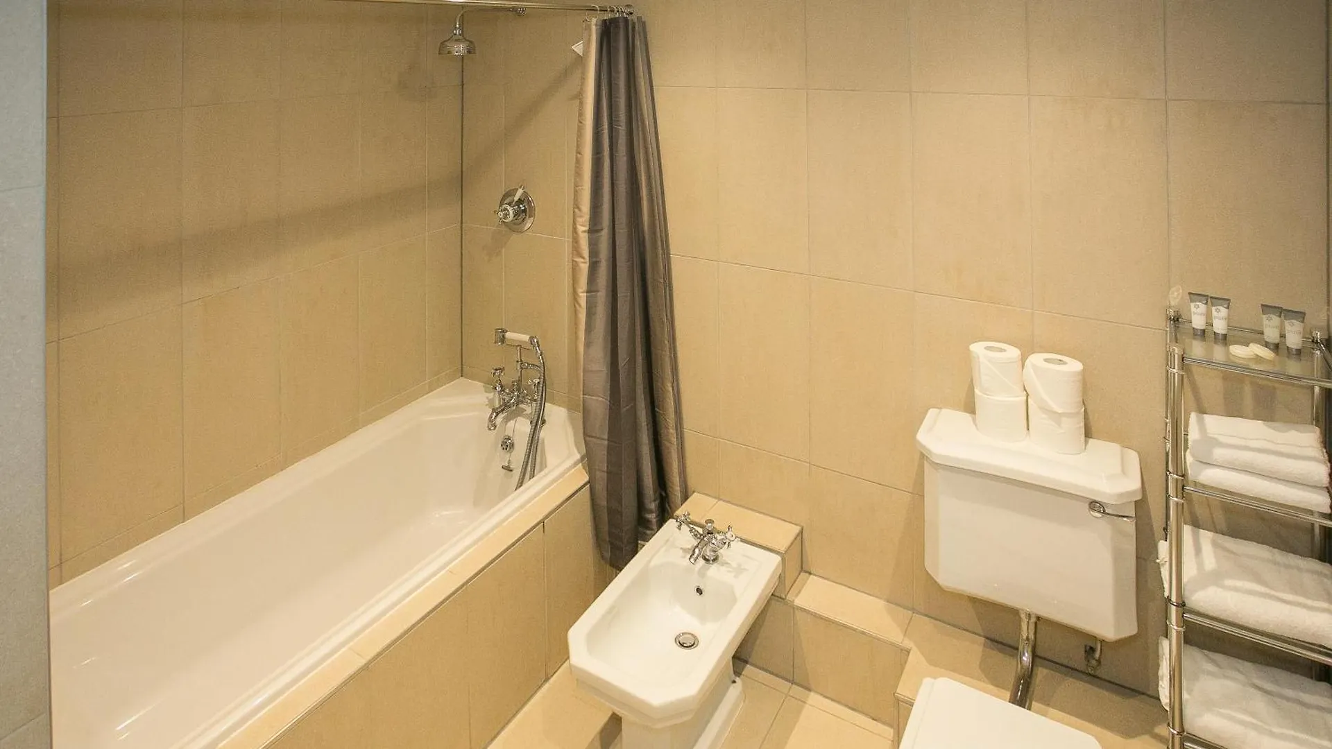 Parnell Boulevard Apartments Dublin 0*,